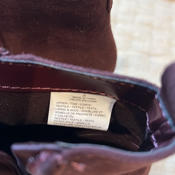 Adorable suede Booties NWOT 9 - Picture 2 of 5